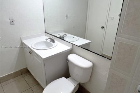 Condo in Miami, Florida, 1 bedroom  № 2045170 - photo 13