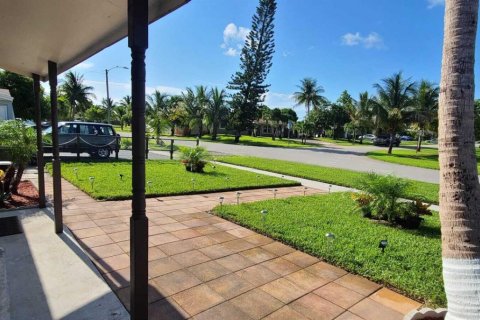 Villa ou maison à vendre à Deerfield Beach, Floride: 4 chambres, 125.42 m2 № 2387916 - photo 4