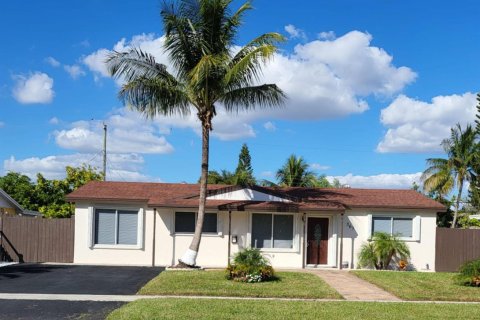 Casa en Deerfield Beach, Florida 4 dormitorios, 125.42 m2 № 2387916