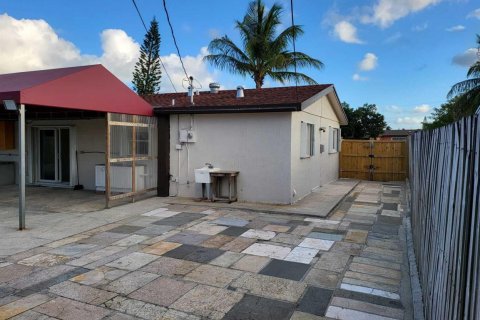 Villa ou maison à vendre à Deerfield Beach, Floride: 4 chambres, 125.42 m2 № 2387916 - photo 25