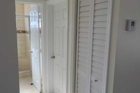 Villa ou maison à vendre à Deerfield Beach, Floride: 4 chambres, 125.42 m2 № 2387916 - photo 18
