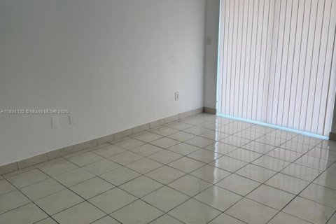 Купить кондоминиум в Хайалиа, Флорида 2 спальни, 92.9м2, № 2012334 - фото 9