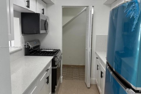 Купить кондоминиум в Хайалиа, Флорида 2 спальни, 92.9м2, № 2012334 - фото 3