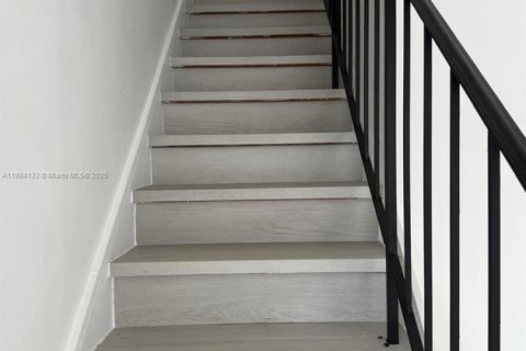 Купить кондоминиум в Хайалиа, Флорида 2 спальни, 92.9м2, № 2012334 - фото 2