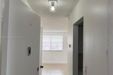 Купить кондоминиум в Хайалиа, Флорида 2 спальни, 92.9м2, № 2012334 - фото 10