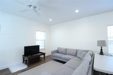 Villa ou maison à louer à Gainesville, Floride: 3 chambres, 164.44 m2 № 2107490 - photo 9