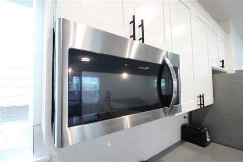 Villa ou maison à louer à Gainesville, Floride: 3 chambres, 164.44 m2 № 2107490 - photo 12