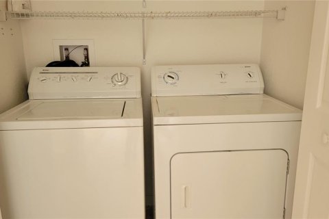 Condominio en alquiler en Sarasota, Florida, 2 dormitorios, 97.64 m2 № 1580341 - foto 17
