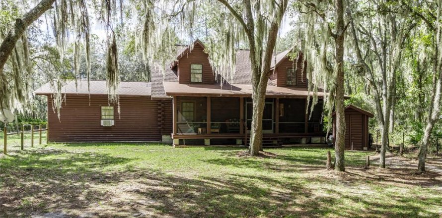 House in Hawthorne, Florida 2 bedrooms, 207.92 sq.m. № 2166354