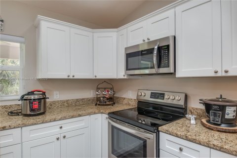 House in Ocala, Florida 4 bedrooms, 166.3 sq.m. № 1766941 - photo 10