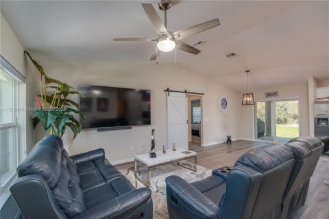 House in Ocala, Florida 4 bedrooms, 166.3 sq.m. № 1766941 - photo 7