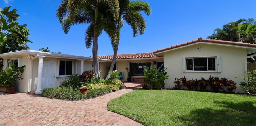 Villa ou maison à Wilton Manors, Floride 4 chambres, 166.3 m2 № 2394764