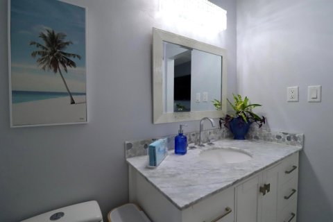 Villa ou maison à vendre à Wilton Manors, Floride: 4 chambres, 166.3 m2 № 2394764 - photo 12