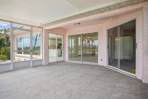 House in Sun City Center, Florida 2 bedrooms, 163.97 sq.m. № 1858010 - photo 19