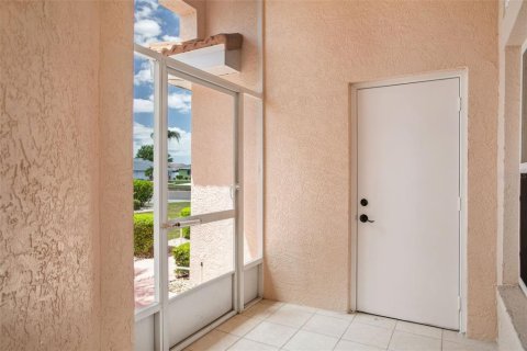 House in Sun City Center, Florida 2 bedrooms, 163.97 sq.m. № 1858010 - photo 22