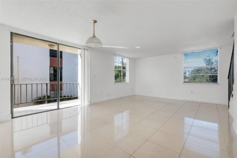 Condominio en alquiler en Lauderhill, Florida, 3 dormitorios, 116.03 m2 № 2054778 - foto 4
