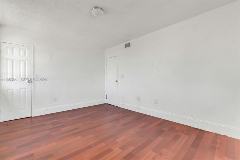 Condominio en alquiler en Lauderhill, Florida, 3 dormitorios, 116.03 m2 № 2054778 - foto 13