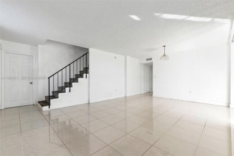 Condominio en alquiler en Lauderhill, Florida, 3 dormitorios, 116.03 m2 № 2054778 - foto 5