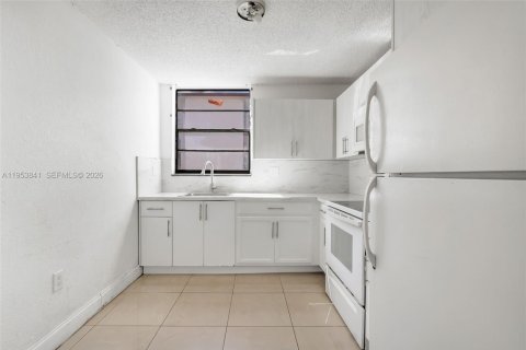 Condominio en alquiler en Lauderhill, Florida, 3 dormitorios, 116.03 m2 № 2054778 - foto 2