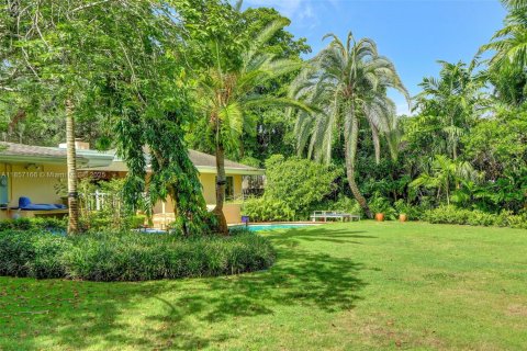 House in Pinecrest, Florida 3 bedrooms, 305.83 sq.m. № 1889576 - photo 30
