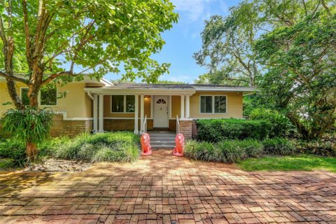 House in Pinecrest, Florida 3 bedrooms, 305.83 sq.m. № 1889576 - photo 4