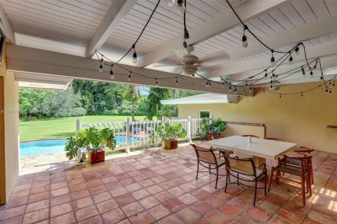 House in Pinecrest, Florida 3 bedrooms, 305.83 sq.m. № 1889576 - photo 22