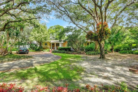 House in Pinecrest, Florida 3 bedrooms, 305.83 sq.m. № 1889576 - photo 3