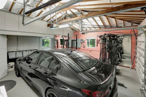 House in Pinecrest, Florida 3 bedrooms, 305.83 sq.m. № 1889576 - photo 24