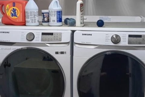 House in Deltona, Florida 3 bedrooms № 1989073 - photo 19