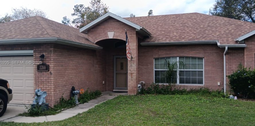House in Deltona, Florida 3 bedrooms № 1989073
