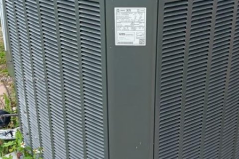 House in Deltona, Florida 3 bedrooms № 1989073 - photo 5