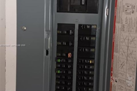 House in Deltona, Florida 3 bedrooms № 1989073 - photo 15