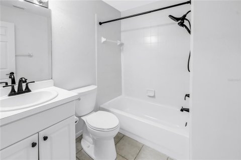 Condominio en alquiler en Sarasota, Florida, 3 dormitorios, 149.02 m2 № 2114276 - foto 28