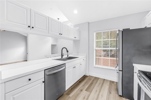 Condominio en alquiler en Sarasota, Florida, 3 dormitorios, 149.02 m2 № 2114276 - foto 21