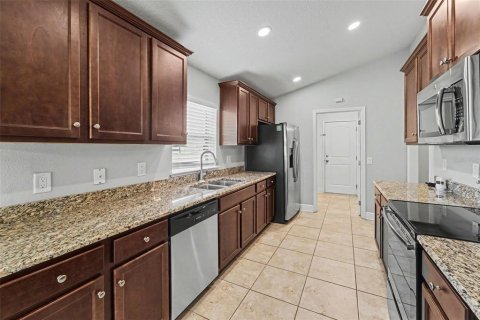 House in Hudson, Florida 3 bedrooms, 183.76 sq.m. № 2394189 - photo 12