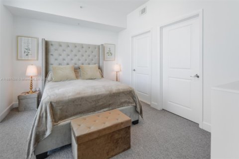 Condo in Hallandale Beach, Florida, 2 bedrooms  № 1949100 - photo 20