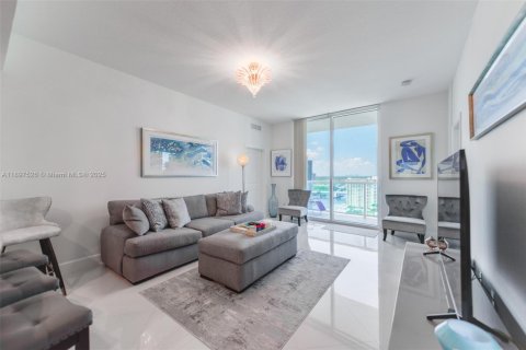 Condo in Hallandale Beach, Florida, 2 bedrooms  № 1949100 - photo 7