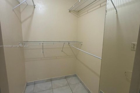 Villa ou maison à vendre à Miami, Floride: 2 chambres, 107.4 m2 № 1990821 - photo 14