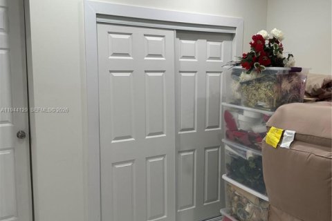 Casa en venta en Miami, Florida, 3 dormitorios, 158.86 m2 № 2002229 - foto 27