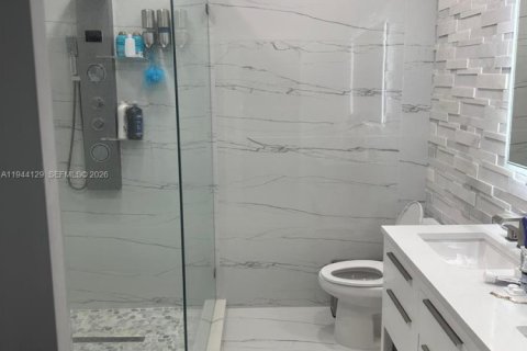 Casa en venta en Miami, Florida, 3 dormitorios, 158.86 m2 № 2002229 - foto 7