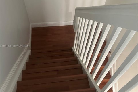 Casa en venta en Miami, Florida, 3 dormitorios, 158.86 m2 № 2002229 - foto 18