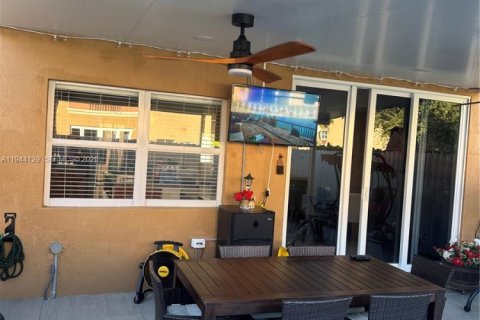 Casa en venta en Miami, Florida, 3 dormitorios, 158.86 m2 № 2002229 - foto 22