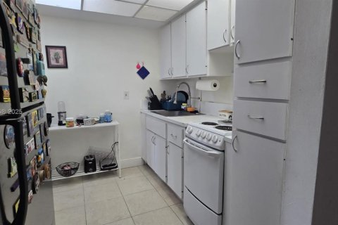 Condo in Hialeah, Florida, 1 bedroom  № 1845591 - photo 4
