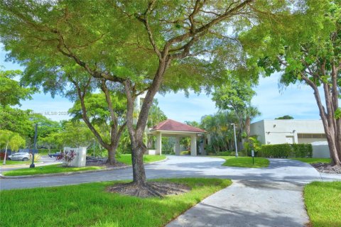 Condo in Oakland Park, Florida, 2 bedrooms  № 1775338 - photo 5