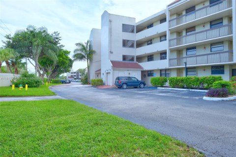 Condo in Oakland Park, Florida, 2 bedrooms  № 1775338 - photo 8