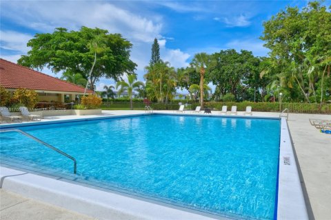 Condo in Oakland Park, Florida, 2 bedrooms  № 1775338 - photo 2
