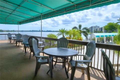 Condo in Oakland Park, Florida, 2 bedrooms  № 1775338 - photo 28