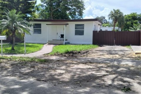 Villa ou maison à vendre à Miami, Floride: 2 chambres, 43.48 m2 № 1779599 - photo 1