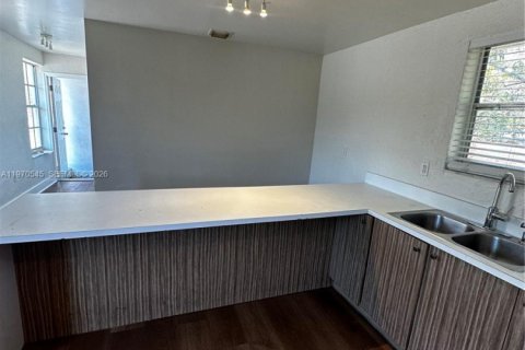 Villa ou maison à louer à Miami, Floride: 3 chambres, 158.86 m2 № 2031294 - photo 27