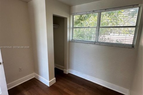 Villa ou maison à louer à Miami, Floride: 3 chambres, 158.86 m2 № 2031294 - photo 11